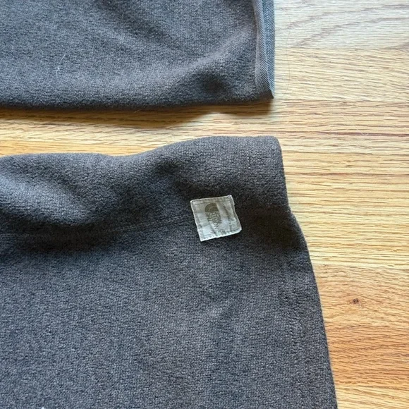 Women’s Brown The North Face Pullover Sweater with Toggle Closures - Picture 4 of 4